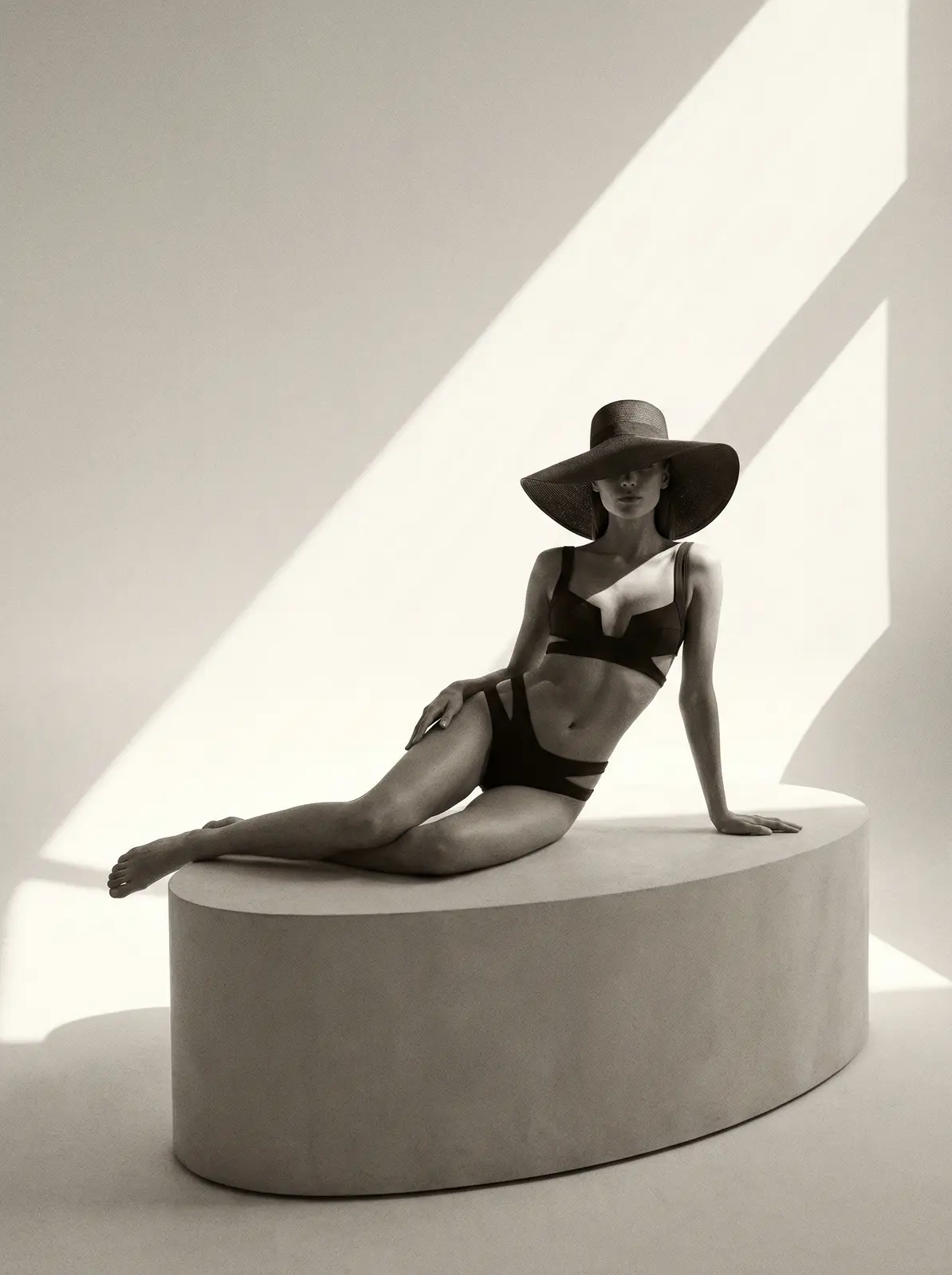 Stake网站 比基尼 设计师泳装艺术短视频